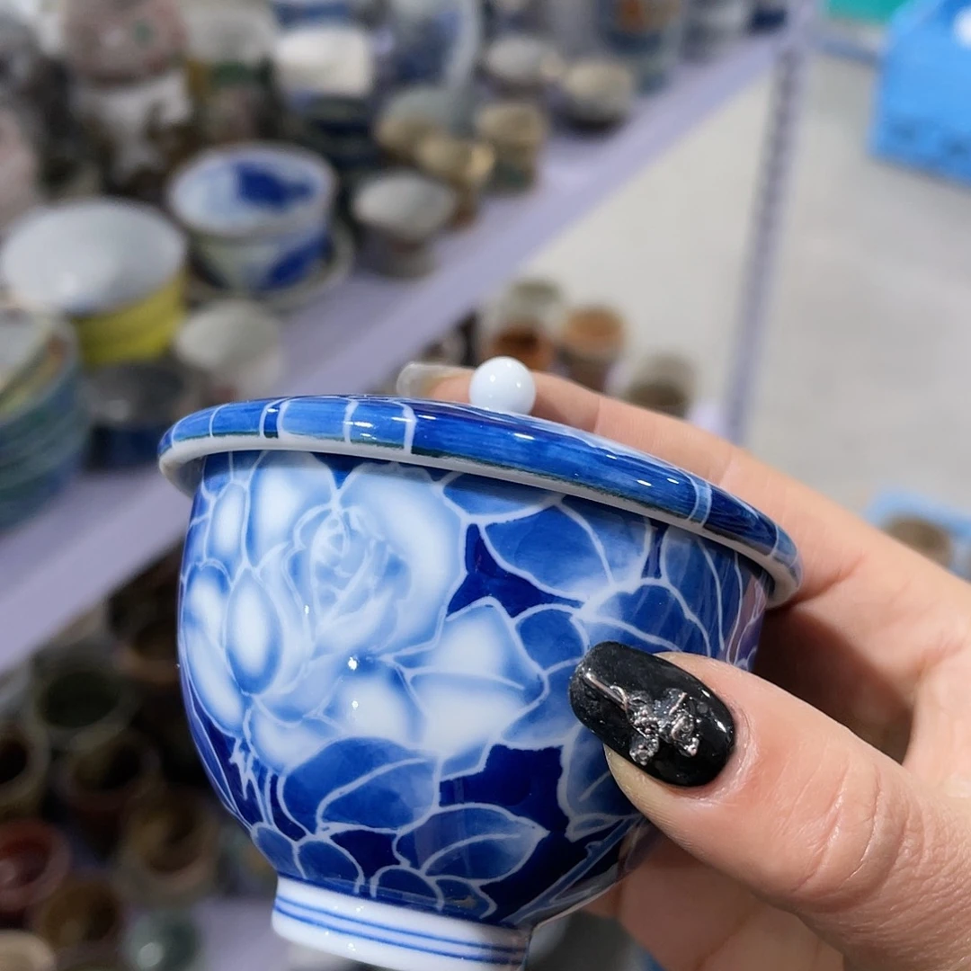 瓷片?*在我眼看的时候她在