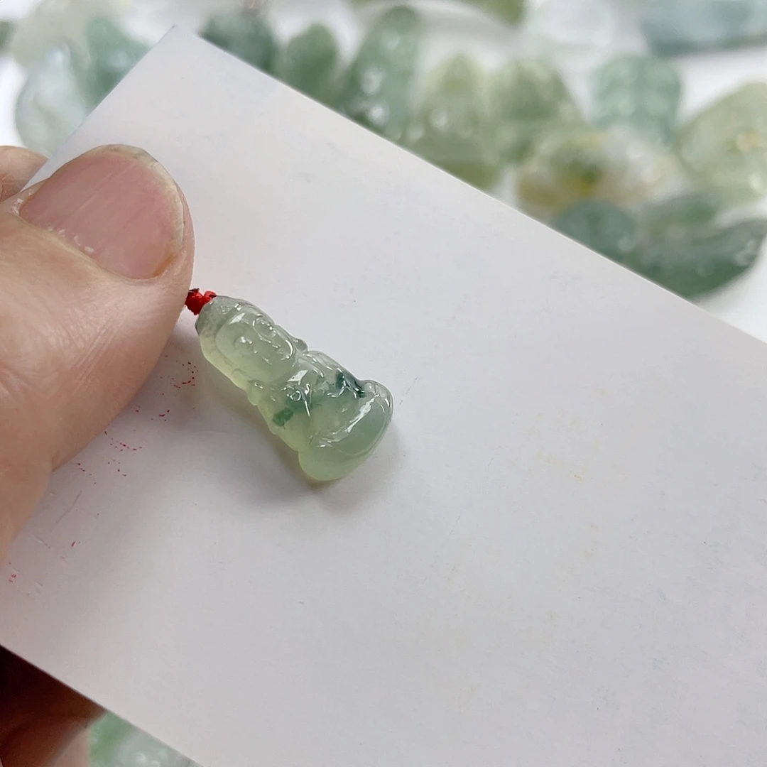 翡翠未镶嵌颈饰嘤****g宝宝佛