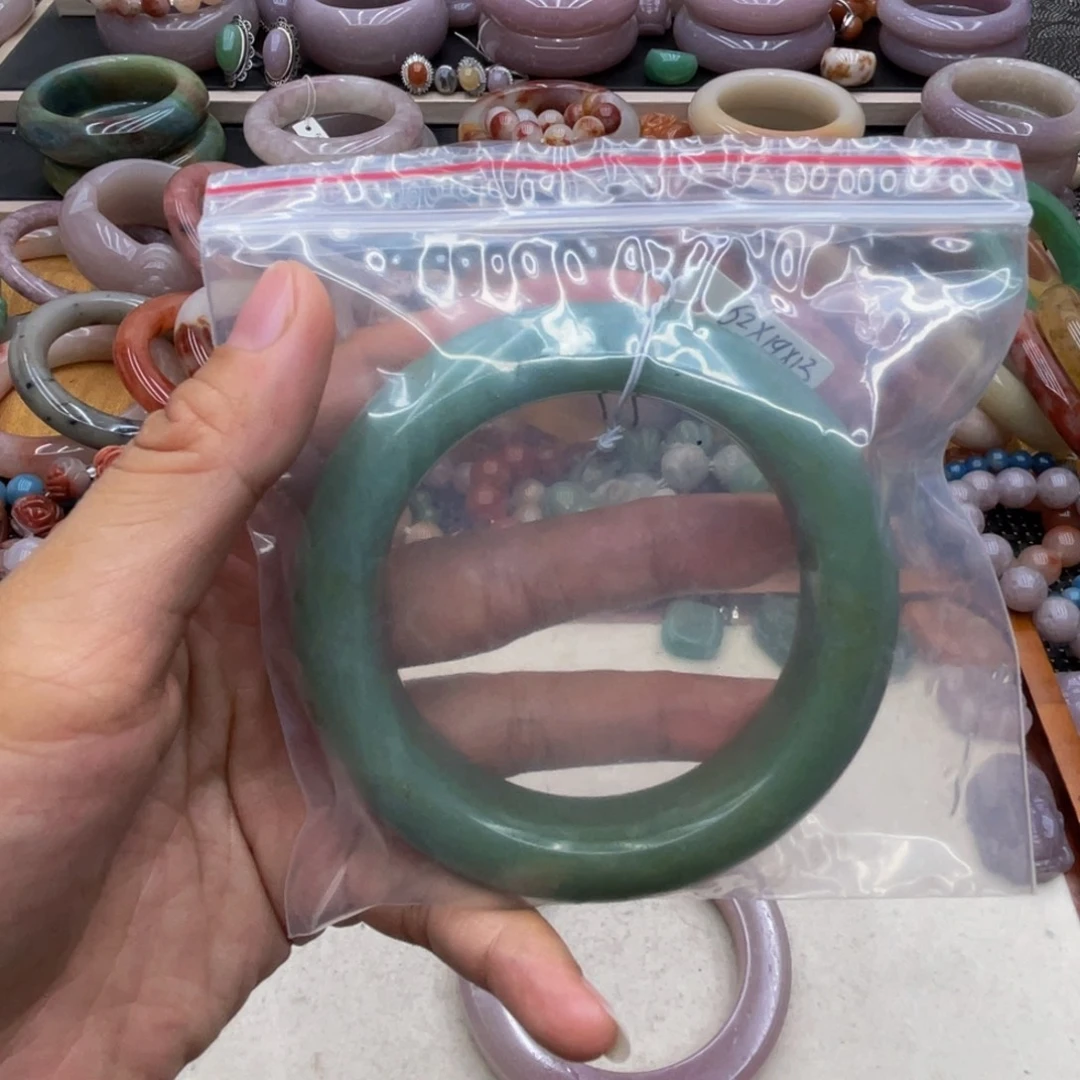 h****未镶嵌圈口59石英质玉
