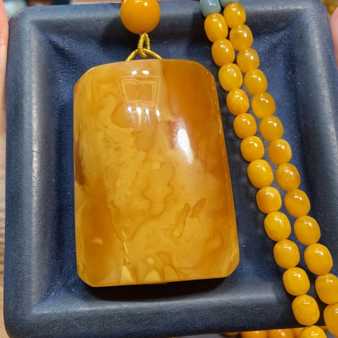 琥珀颈饰未镶嵌蜜蜡