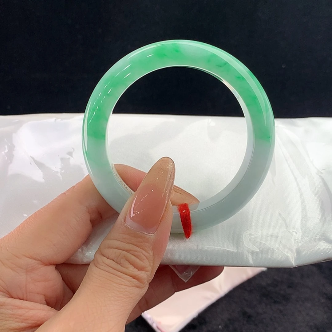 【闪购商品】未镶嵌手镯翡翠正52