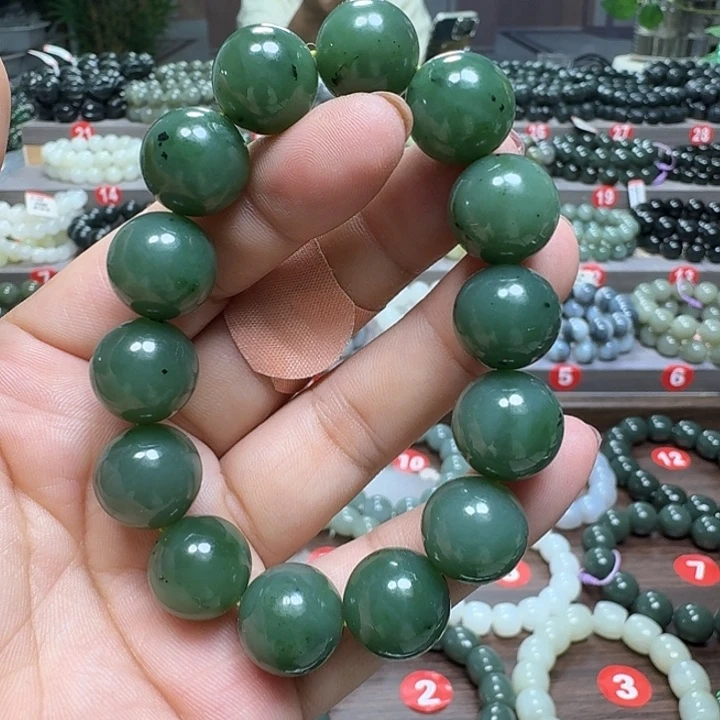 未镶嵌手链和田玉（碧玉）卡15