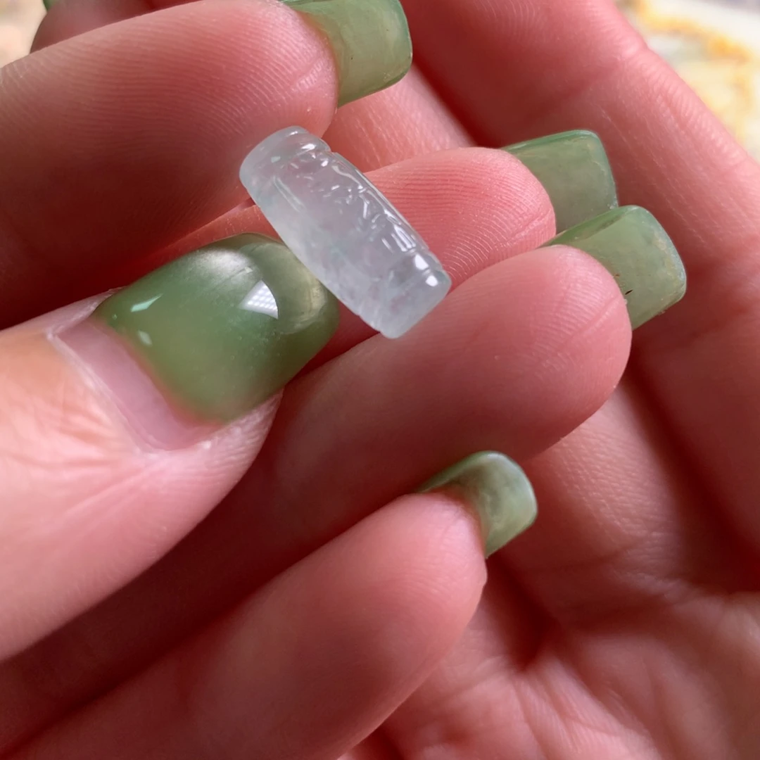 翡翠未镶嵌颈饰吊坠