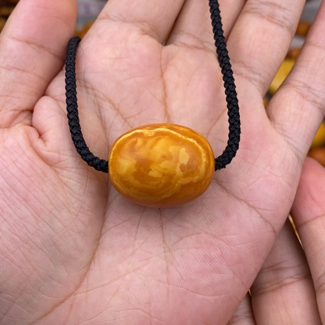 未镶嵌琥珀珠宝奇石