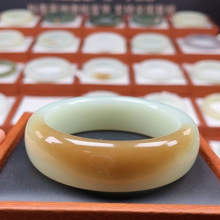 和田玉手镯未镶嵌新疆且末