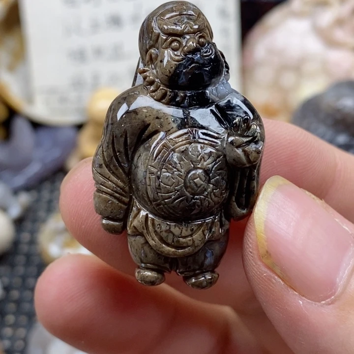 颈饰未镶嵌硅化珊瑚（珊瑚玉）小