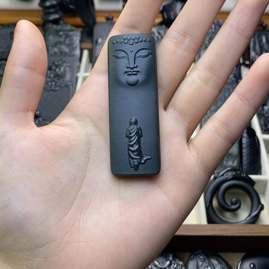 燃***次和田玉未镶嵌颈饰