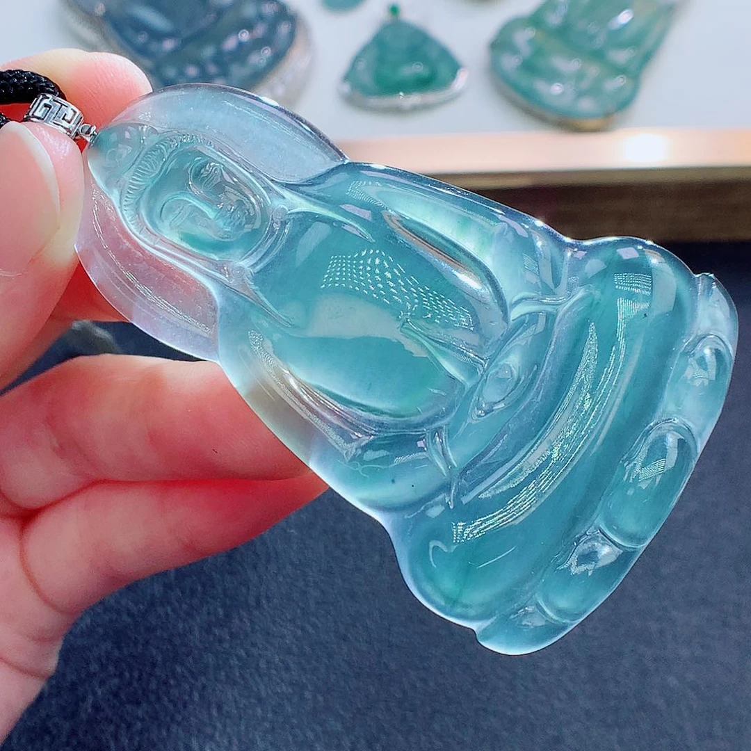 翡翠18K金镶嵌颈饰翡翠