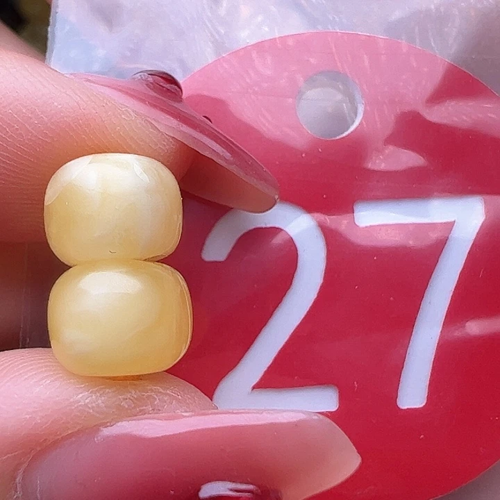 蜜蜡裸石未镶嵌微瑕 8mm 老型