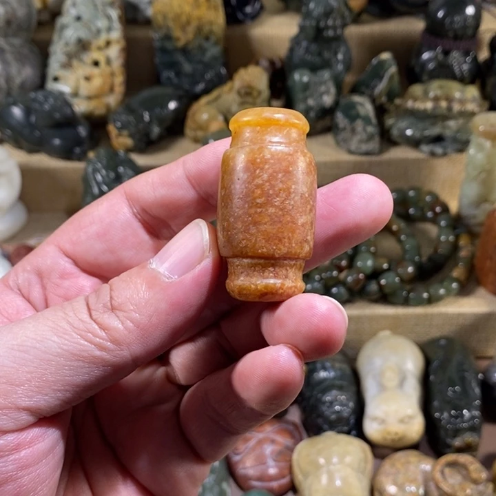透闪石质玉未镶嵌挂件
