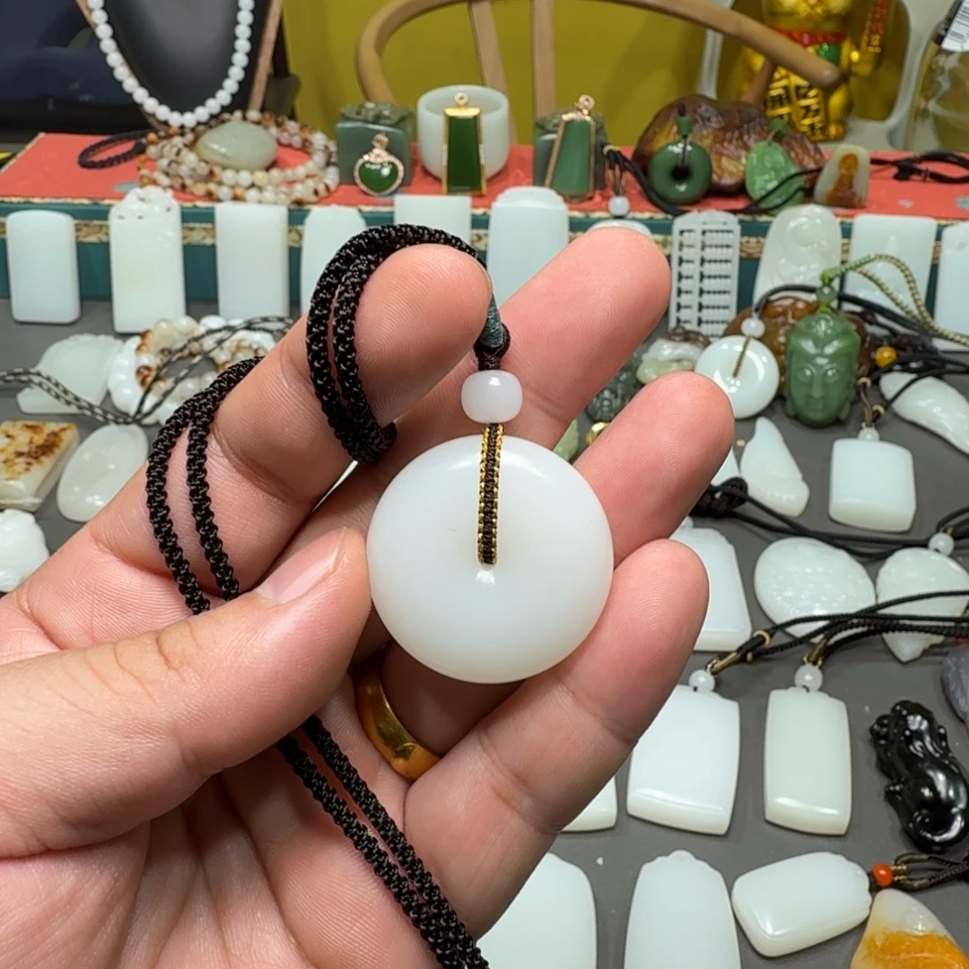 和田玉未镶嵌吊坠(不含链)