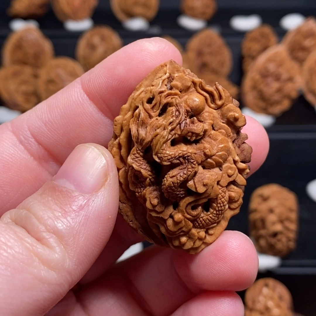 卫***东云龙，单面满工，背面原皮