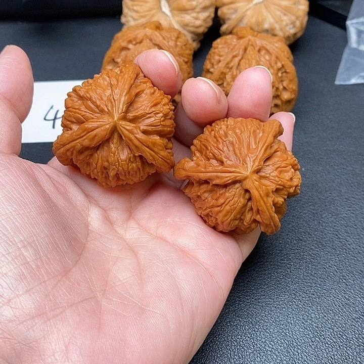 张***泳把件文玩核桃白奔