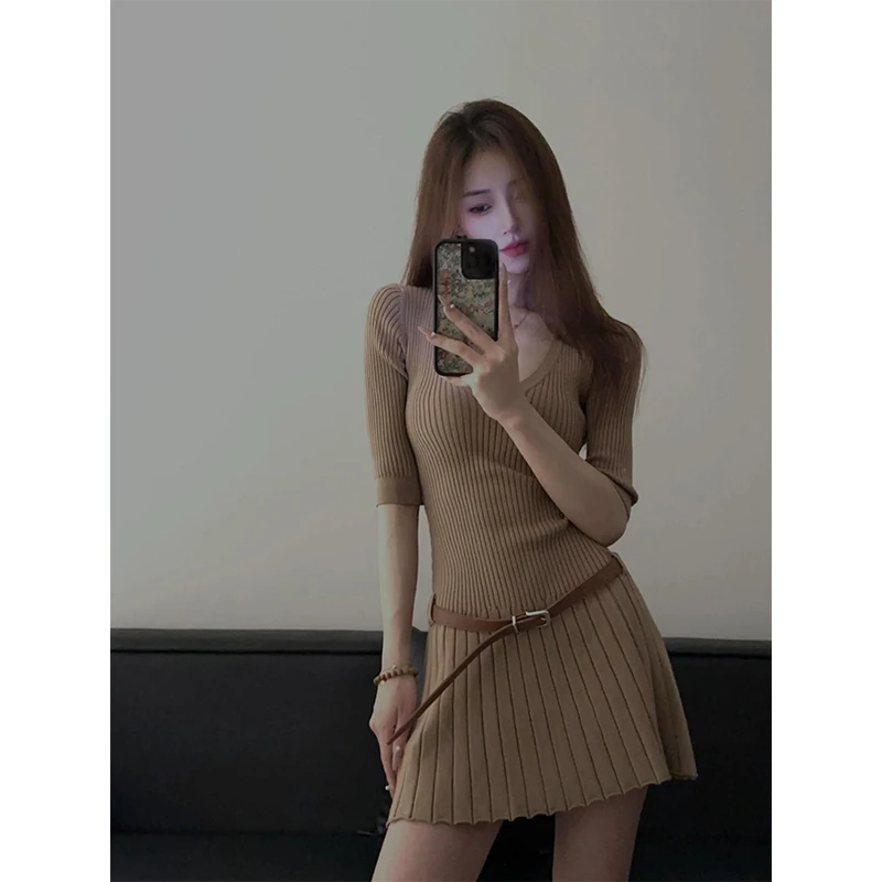 夏季新款气质辣妹裙子针织连衣裙高级感气质修身显瘦小众连衣裙女