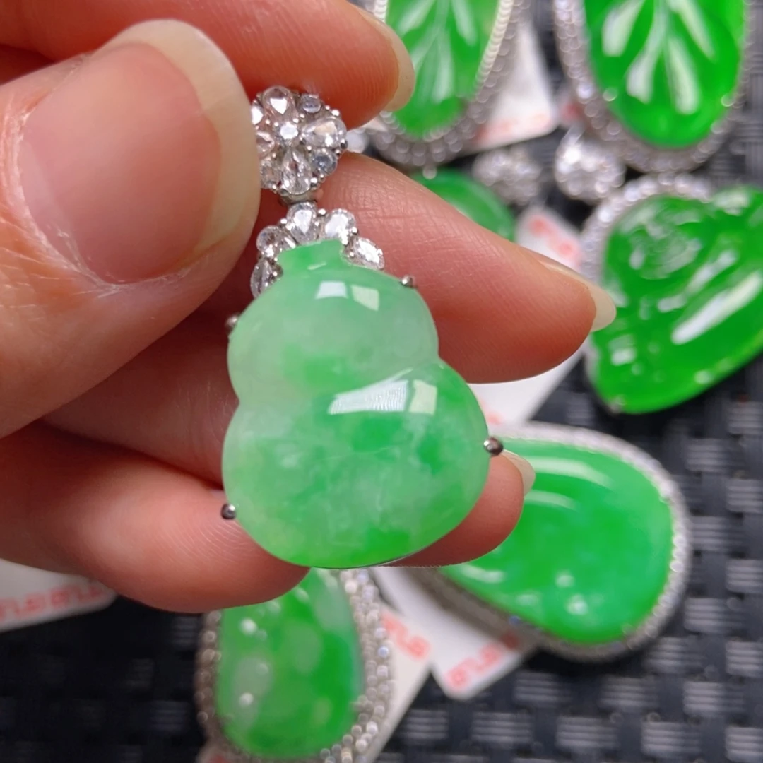 翡翠银S925镶嵌颈饰葫芦吊坠