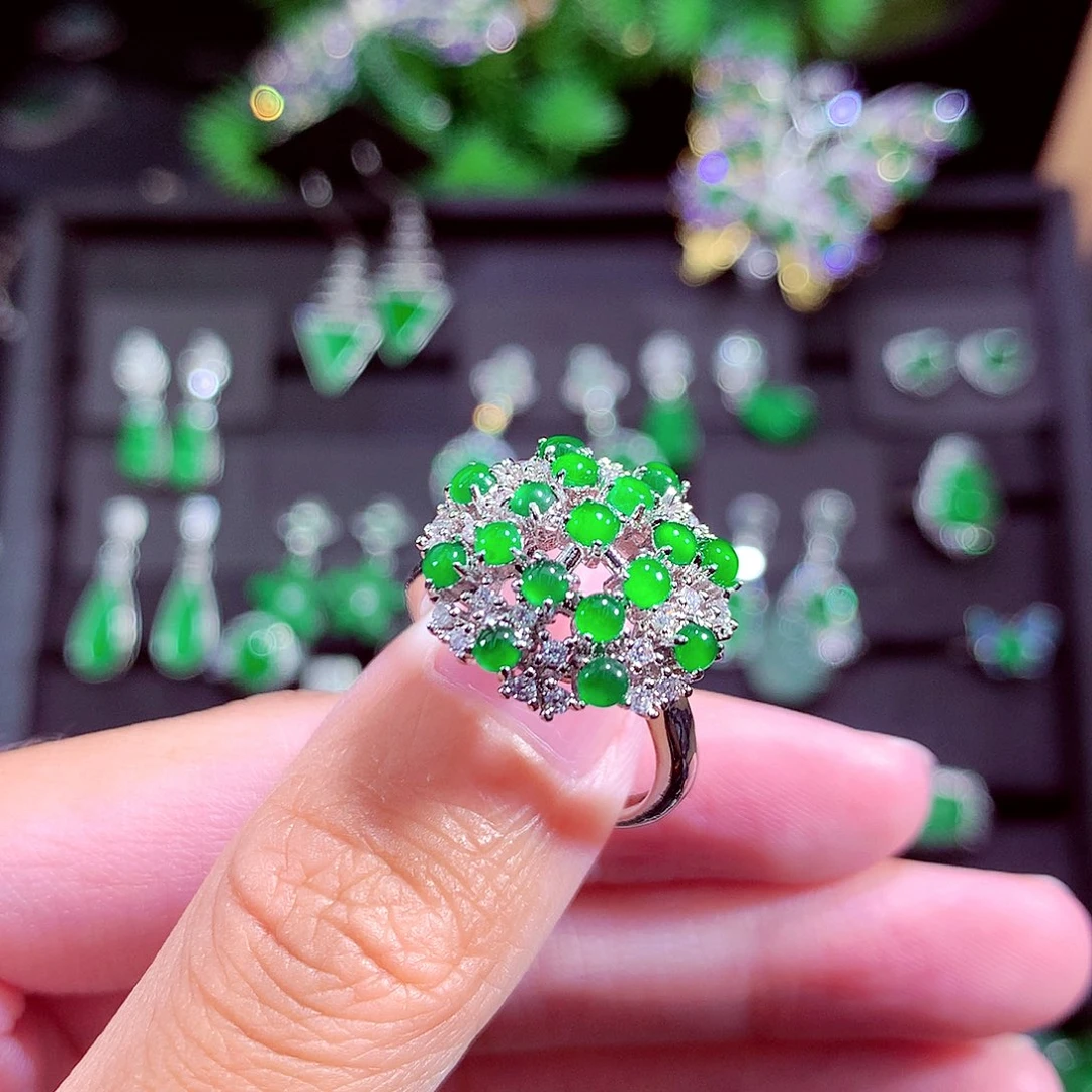 颈饰未镶嵌翡翠天然