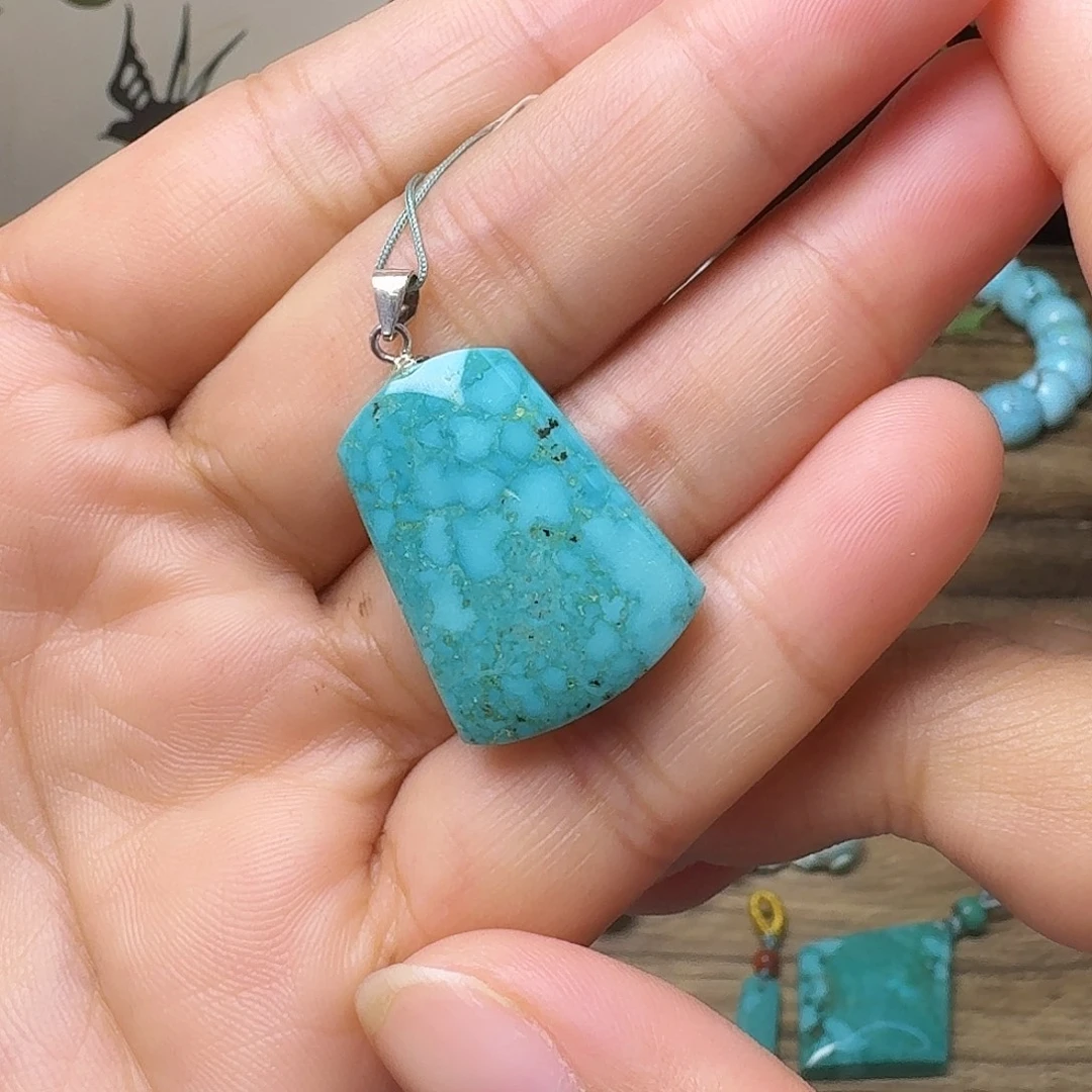 绿松石未镶嵌珠宝奇石