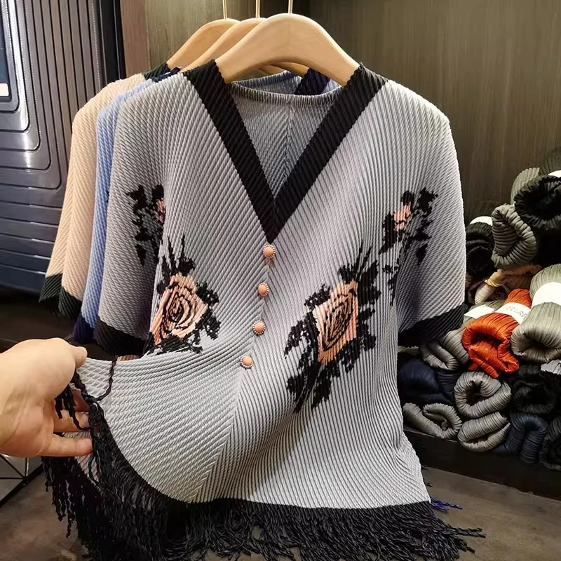 复古龙鳞褶印花V领撞色T恤女春夏新款气质优雅流苏下摆上衣女夏季