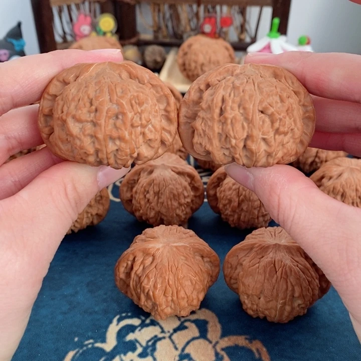 文玩核桃把件白狮子46