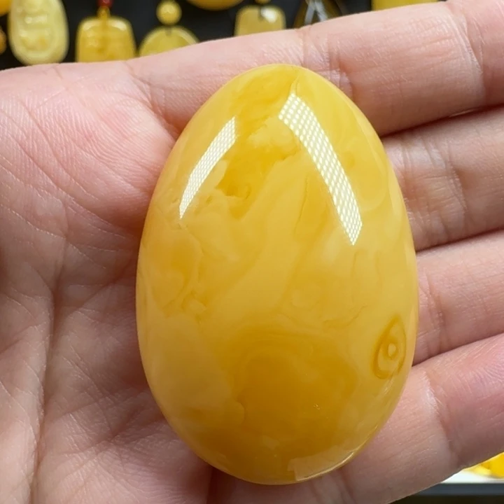 蜜蜡未镶嵌珠宝奇石