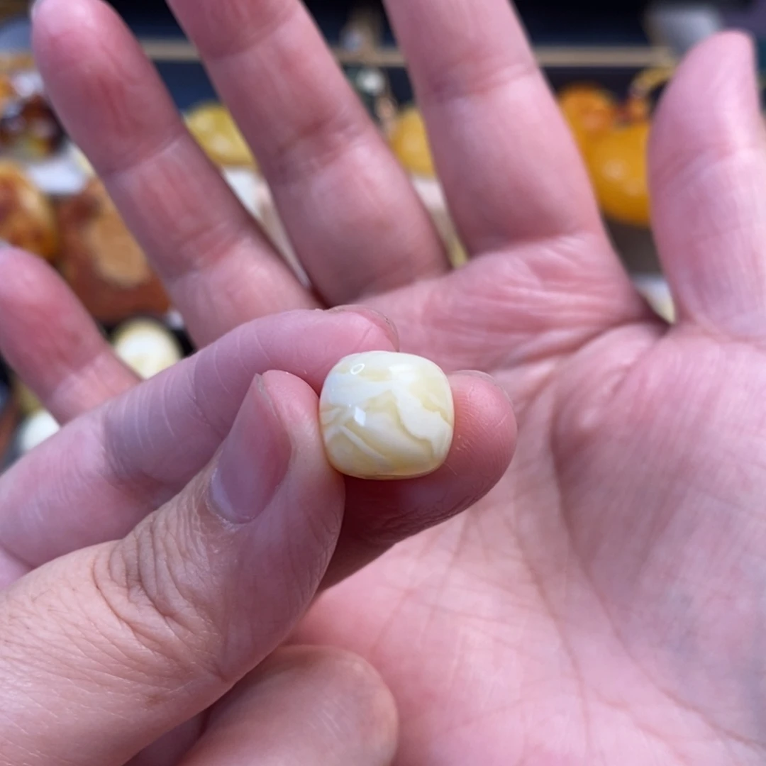 未镶嵌琥珀裸石瓷白妖花老型单珠12.2