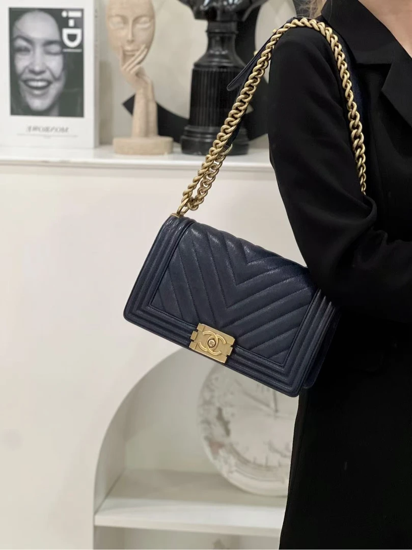 99新 Chanel/香奈儿 香奈儿 leboy中号蓝金荔枝牛v纹/甄选