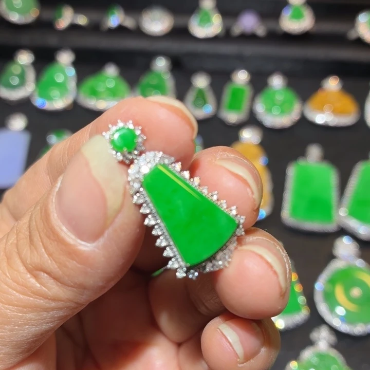 翡翠18K金镶嵌吊坠(不含链)翡翠