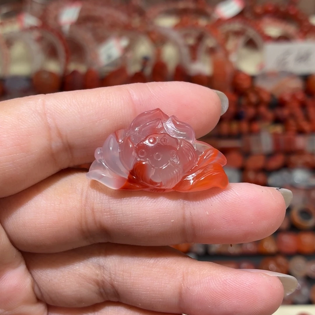 南红玛瑙未镶嵌颈饰大荷花