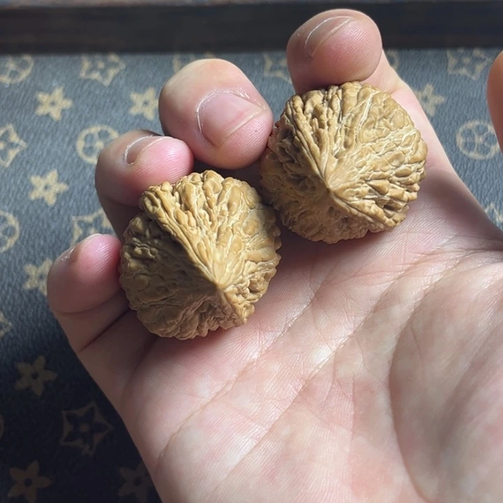桃核吊坠全品坐佛