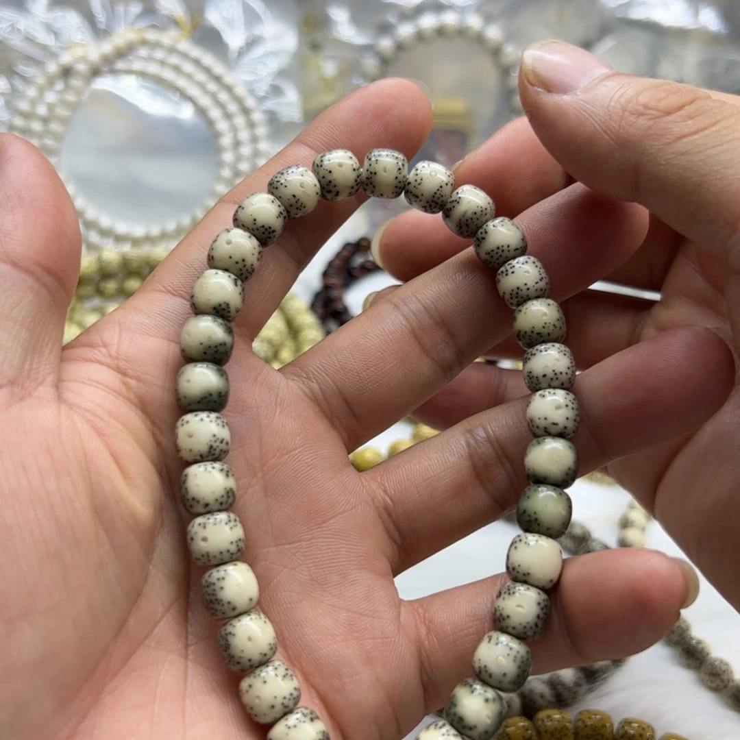 星月菩提吊坠同枝9-8大留白大手持