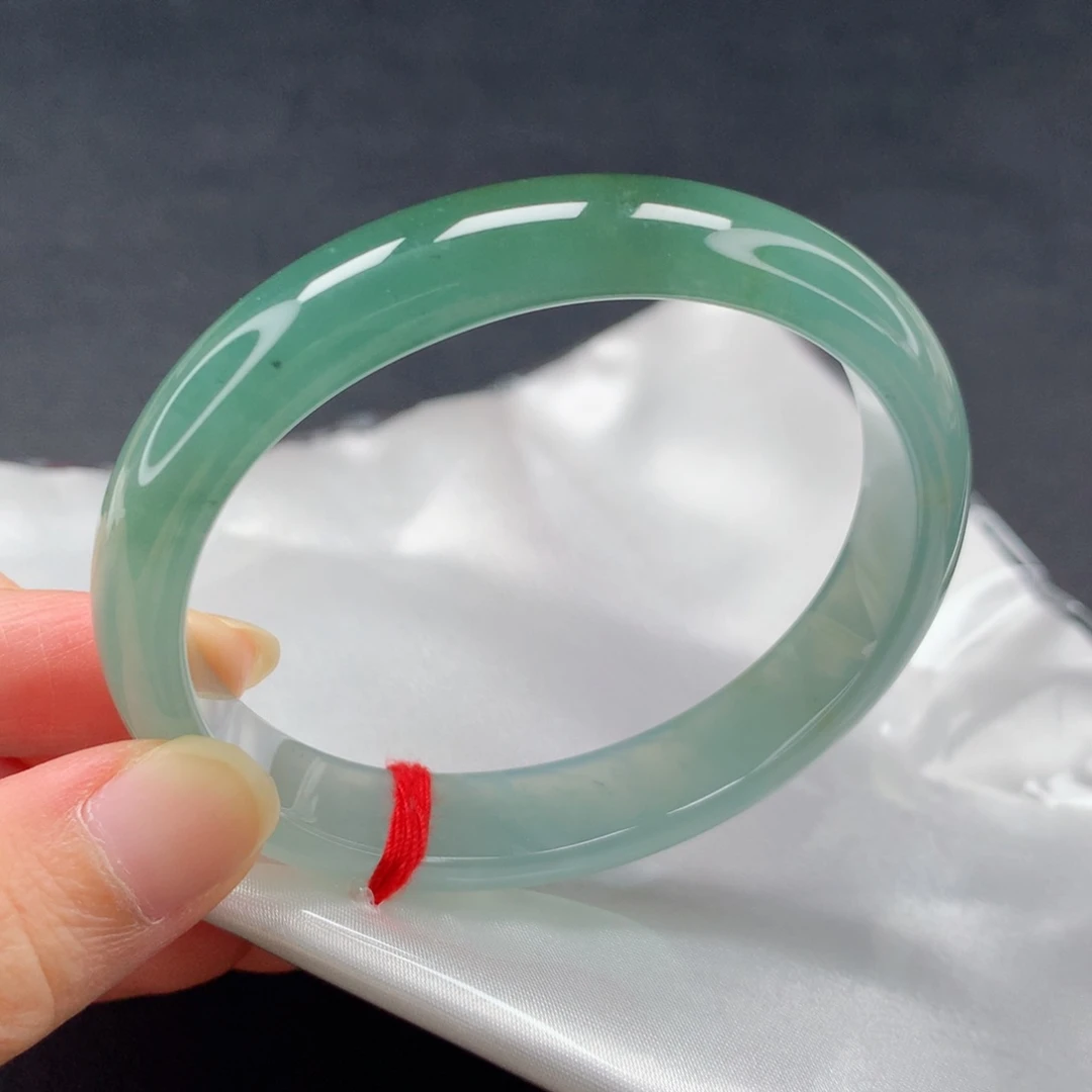 翡翠手镯未镶嵌小****吗（27号）（贵妃）正圈53-54