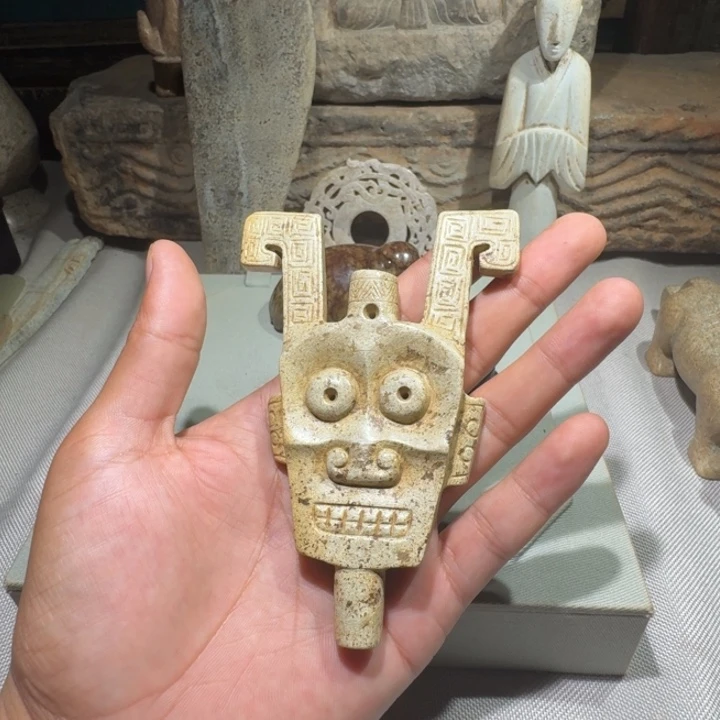 依***古和田玉（糖玉）未镶嵌挂件