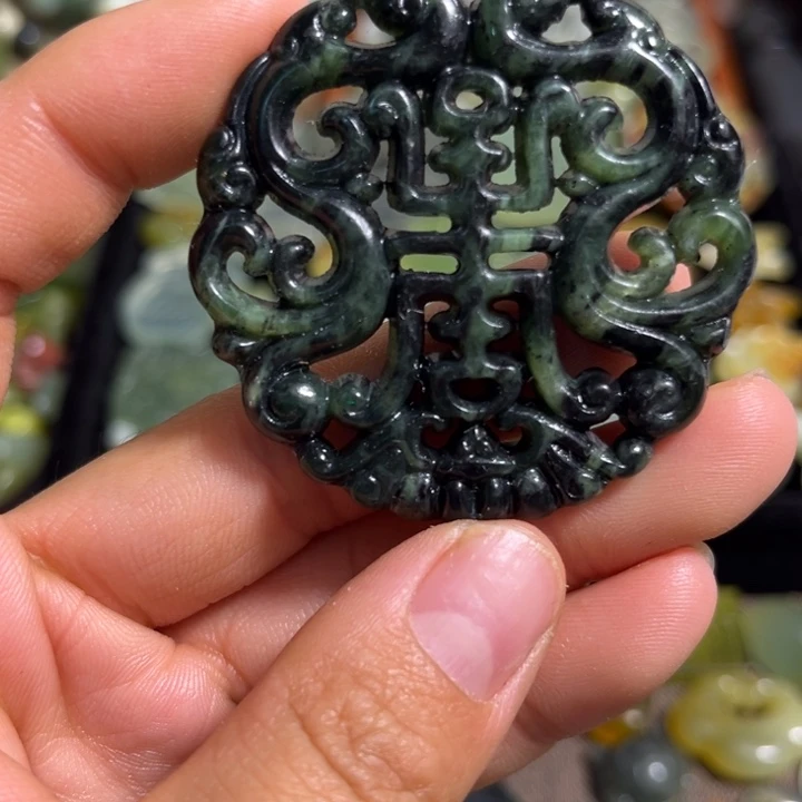 蛇纹石玉合金颈饰