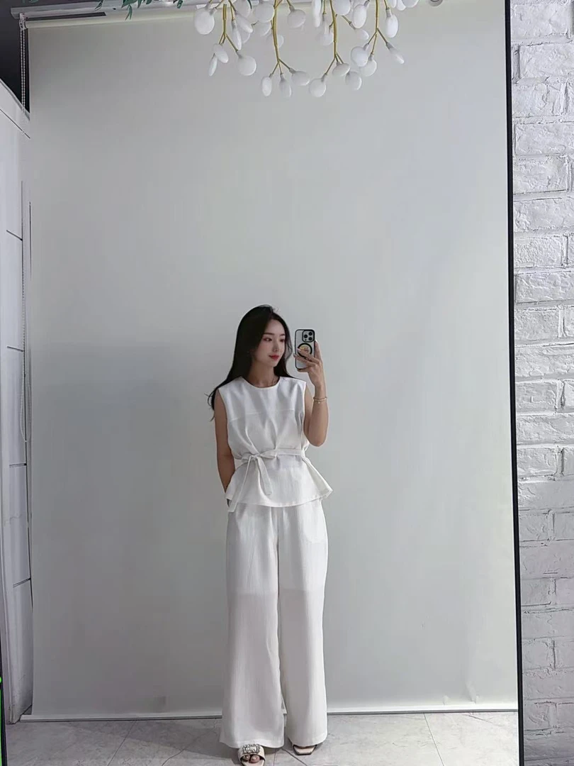 夏季女士气质时尚套装无袖上衣与阔腿裤组合
