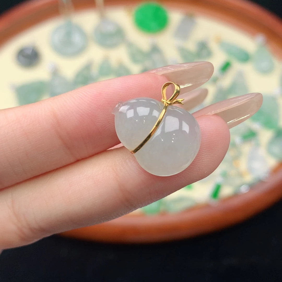 颈饰18K金镶嵌翡翠天然缅甸A货翡翠葫芦