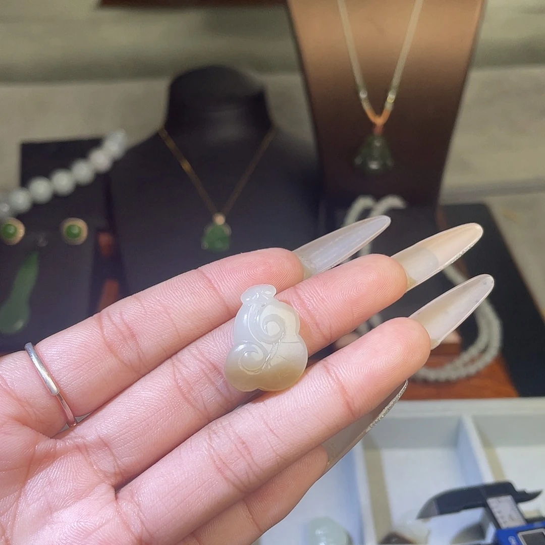 颈饰未镶嵌和田玉