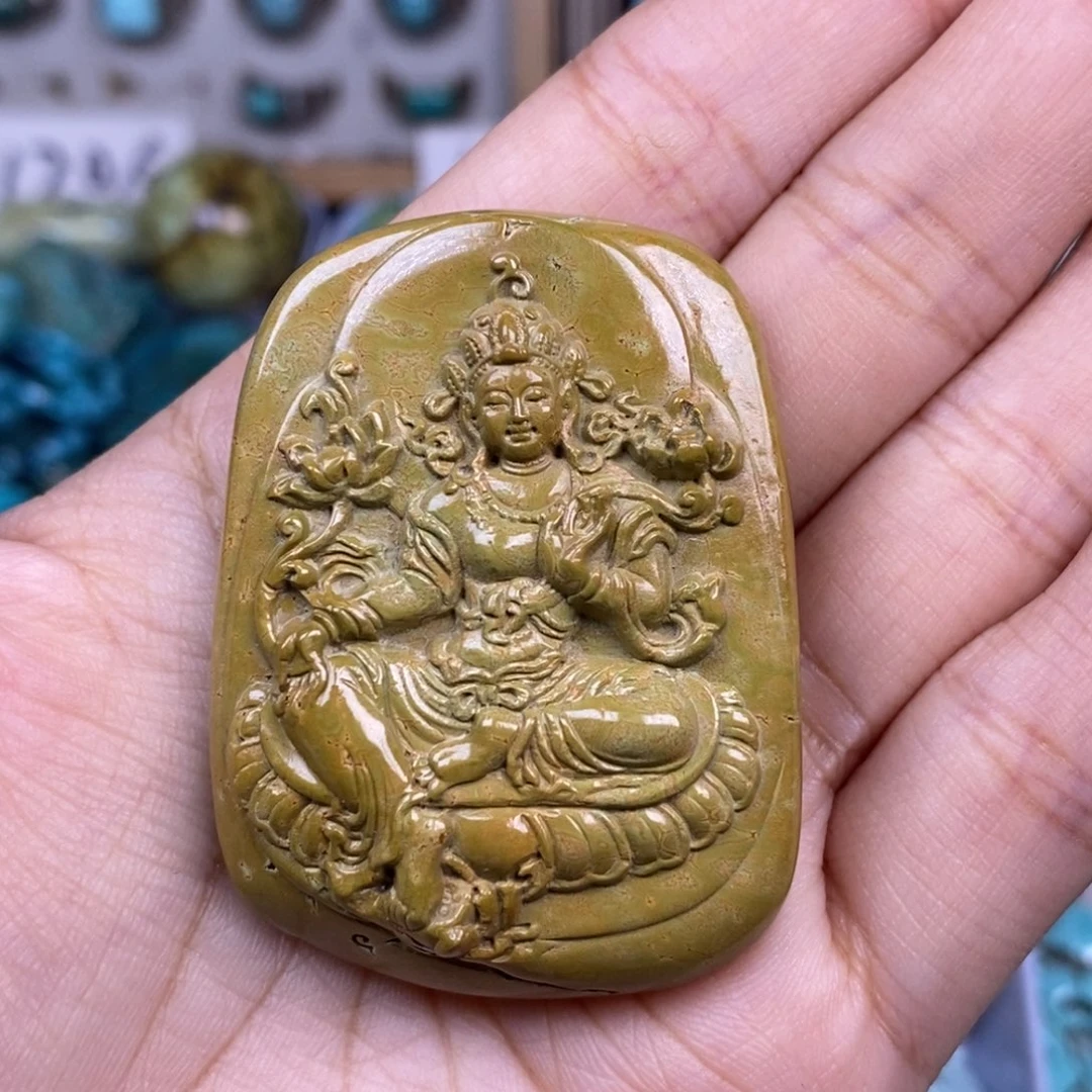 绿松石未镶嵌颈饰