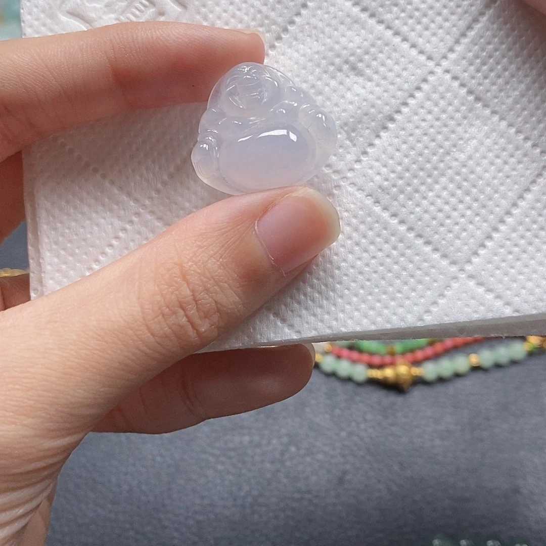 翡翠颈饰未镶嵌闪