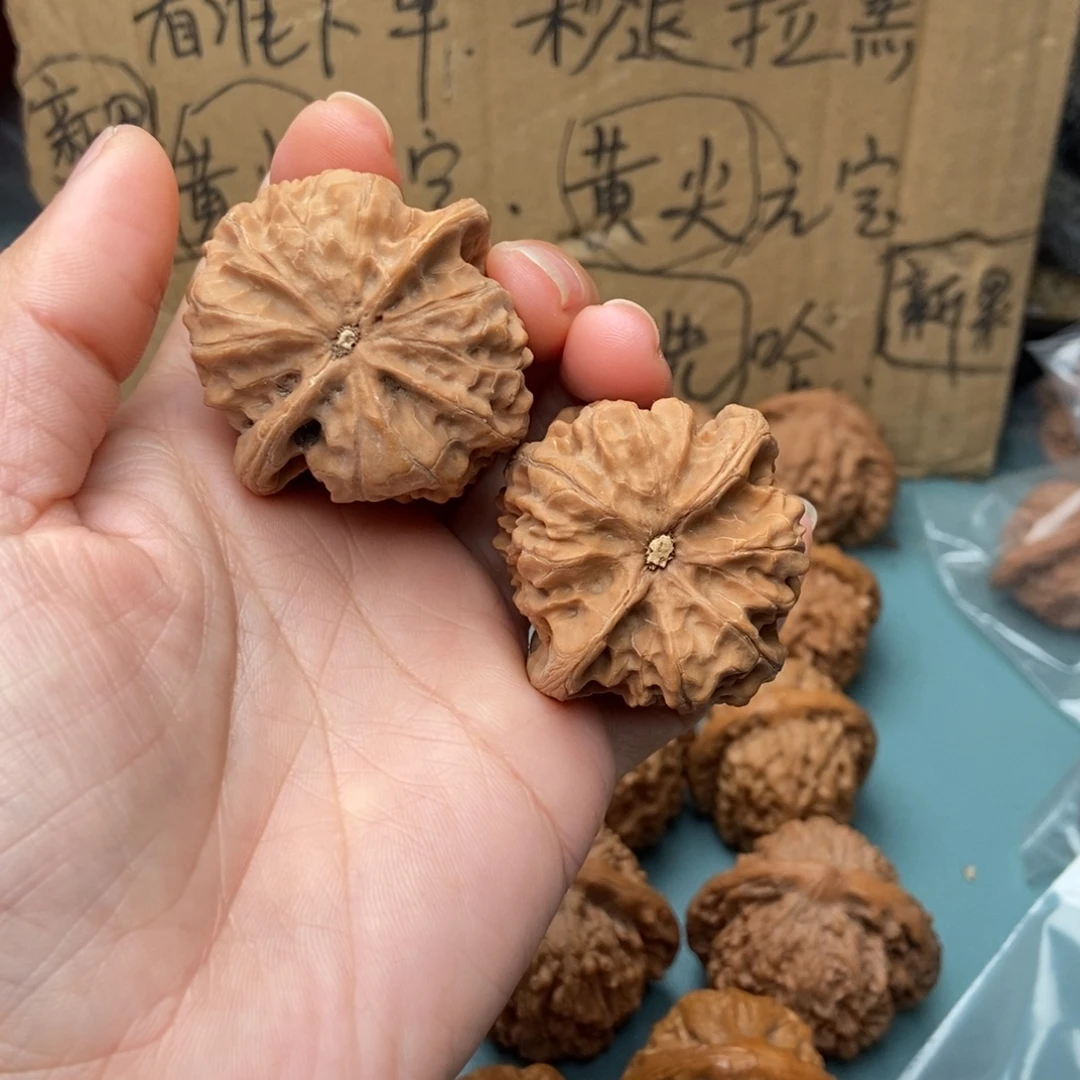 W***M吊坠文玩核桃靠山王2