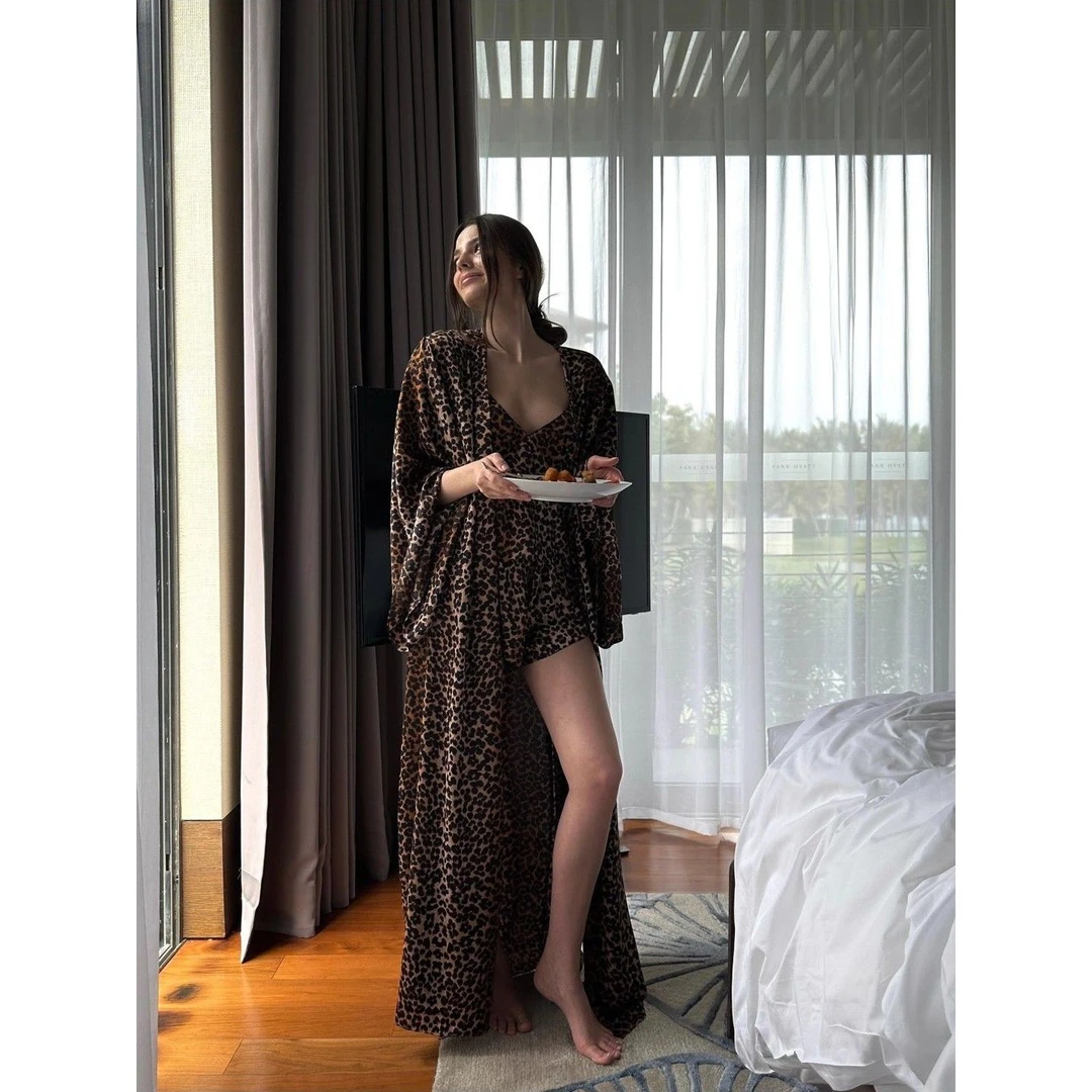 2025网红高级奢华豹纹睡衣女夏季爆款复古吊带短裤宽松家居服套装