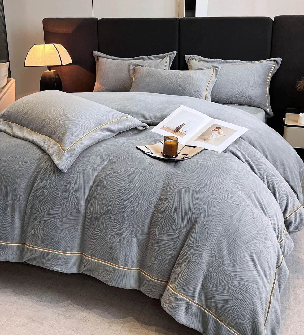 【曼因灰】高克重9-10斤加绒保暖四件套宽边轻奢雕花牛奶绒四件套