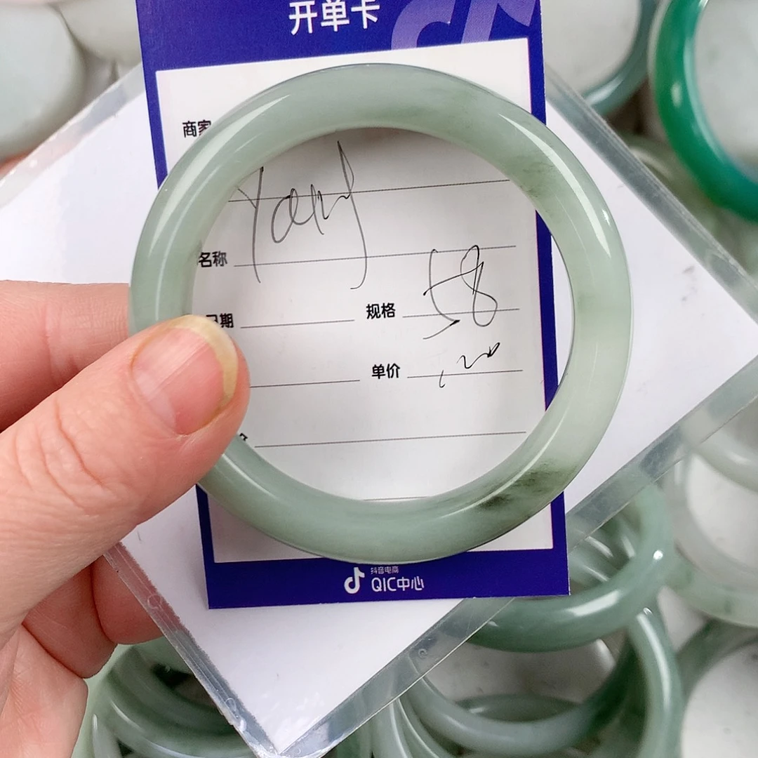 石英质玉手镯未镶嵌y****妹