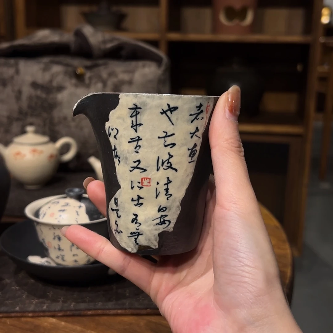摆件陶瓷，。      陶瓷。