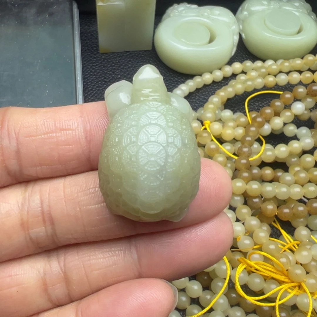 和田玉（糖玉）未镶嵌吊坠(不含链)