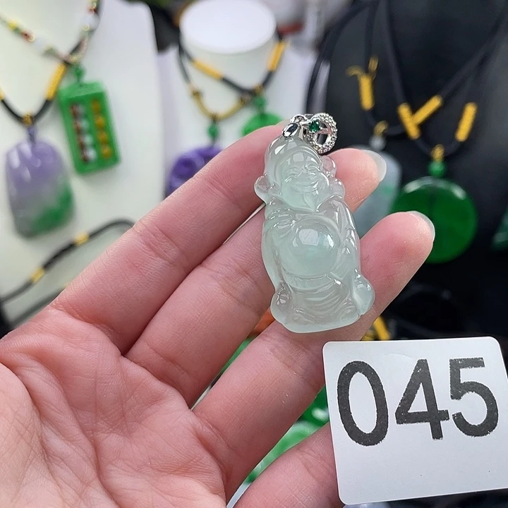 翡翠未镶嵌吊坠(赠链)