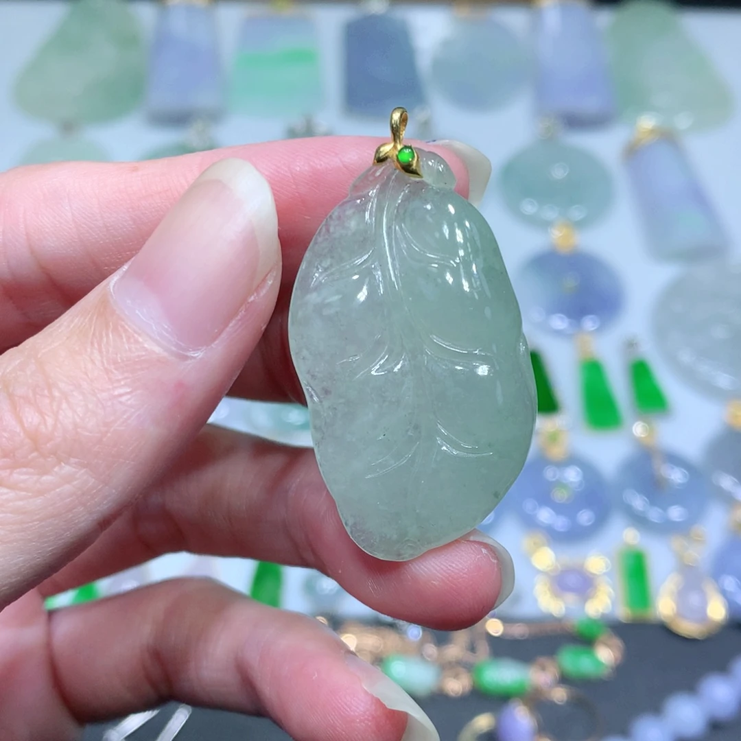 翡翠吊坠(不含链)18K金镶嵌