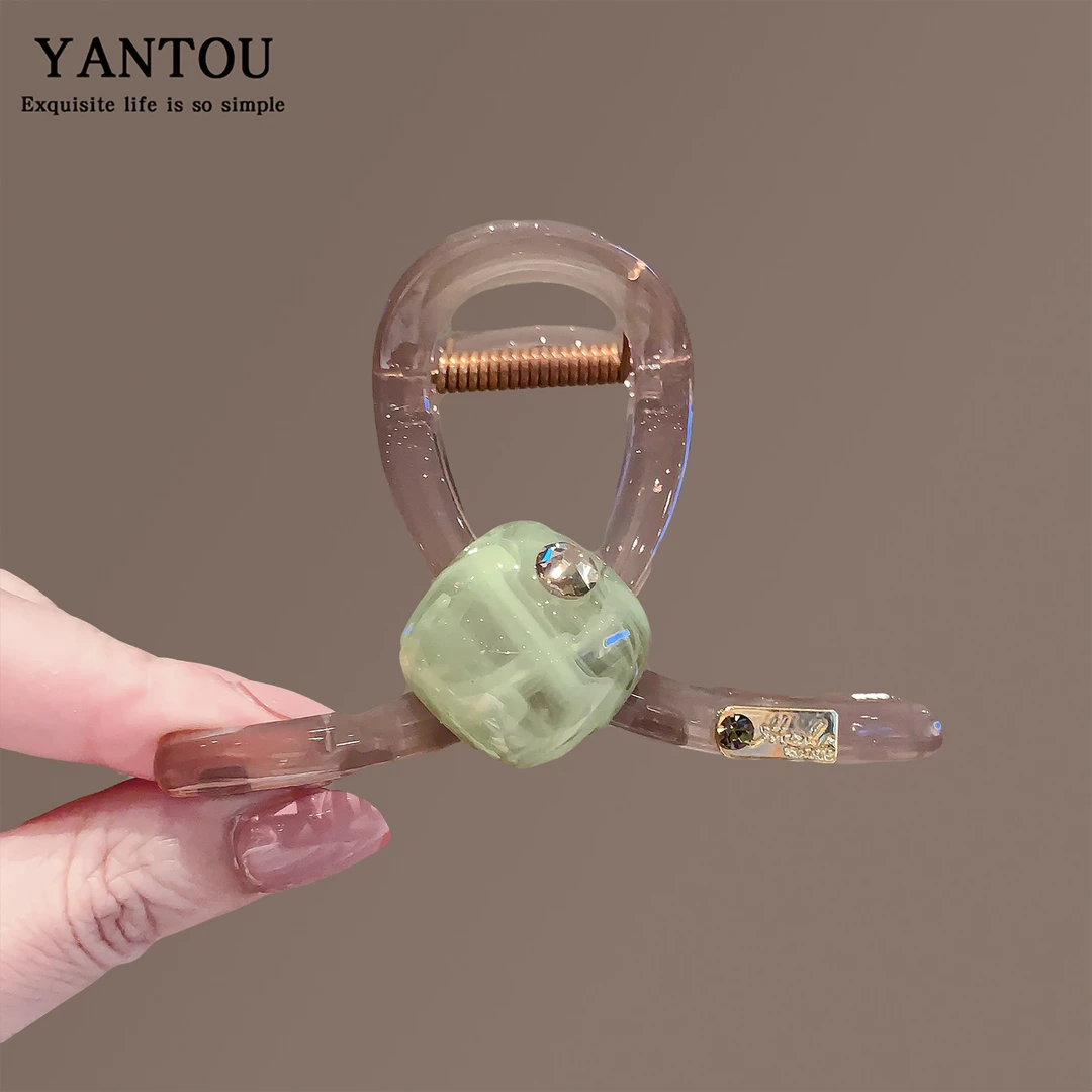 高级感2025新款水晶花朵中号半扎发抓夹气质后脑勺盘发鲨鱼夹发饰