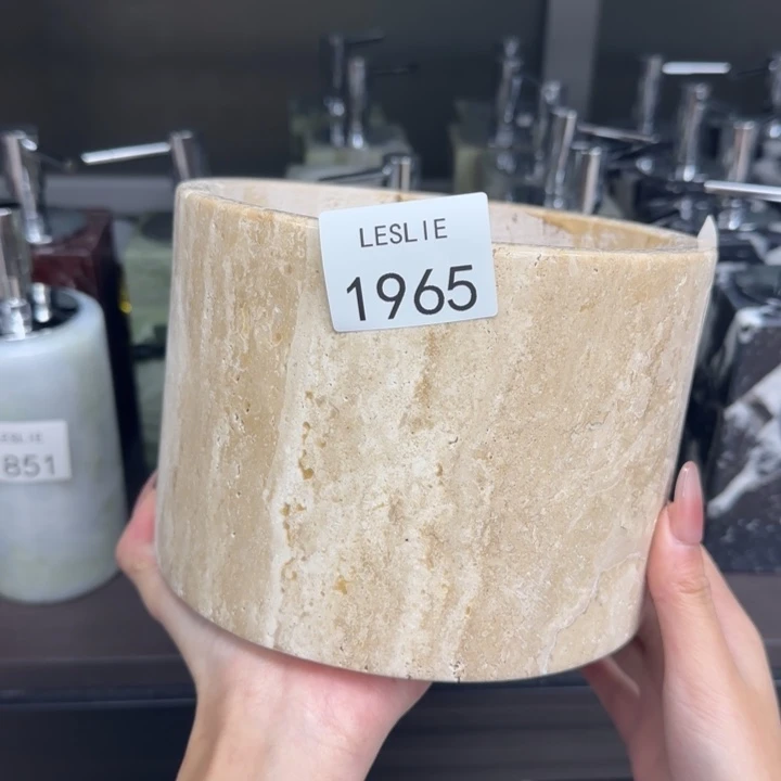 X1965.                  桶