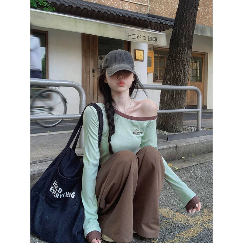 韩系绿色小清新斜肩长袖t恤女秋季小个子修身显瘦撞色打底衫上衣