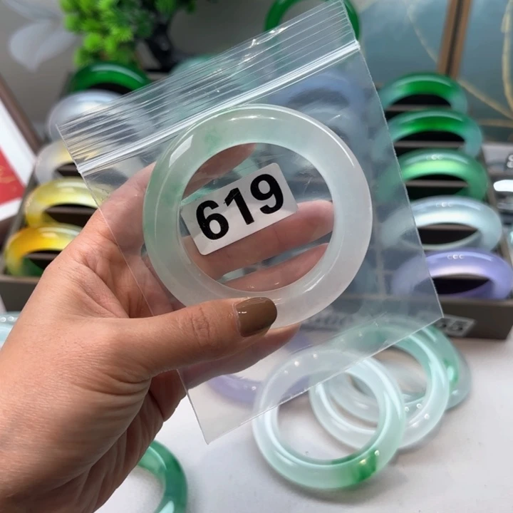 玉佛****司时尚飘花手镯619